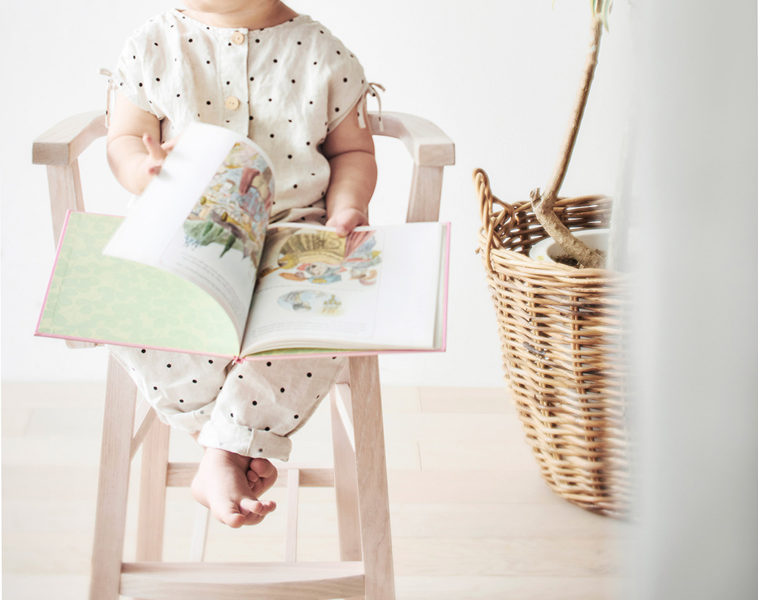 「KKEITO」それは「毛糸」を意味する日本語の音。<br />
毛糸はたくさんの繊維がより合わさって一本の糸をかたち作る、<br />
それは親と子がこころを紡いでいくような丁寧な作業。<br />
糸を紡ぐように想いを、<br />
そして暮らしを紡いでいく・・・。